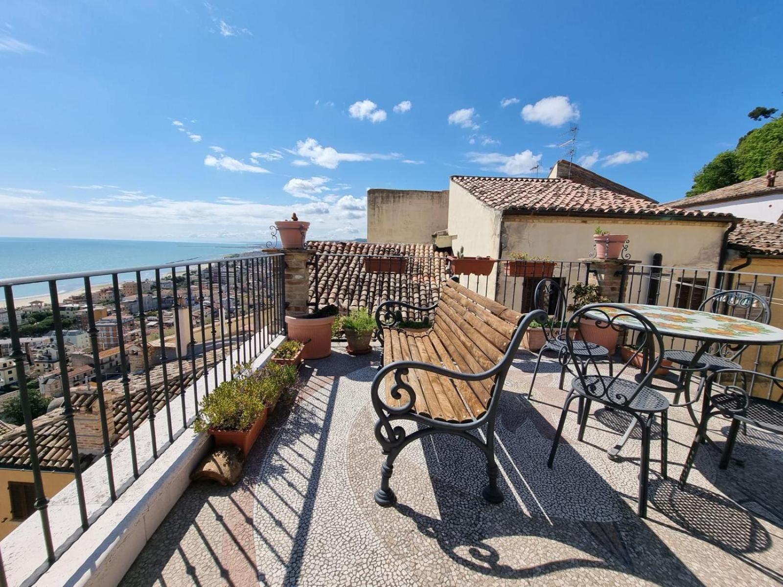 B&B La Torretta Sul Borgo Grottammare Exterior foto